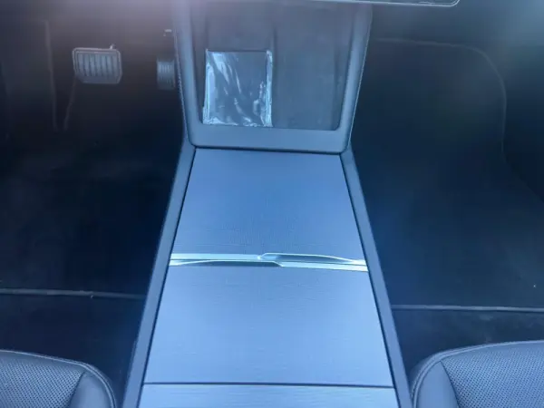 Tesla Model 3 Standard Range RWD Business 18