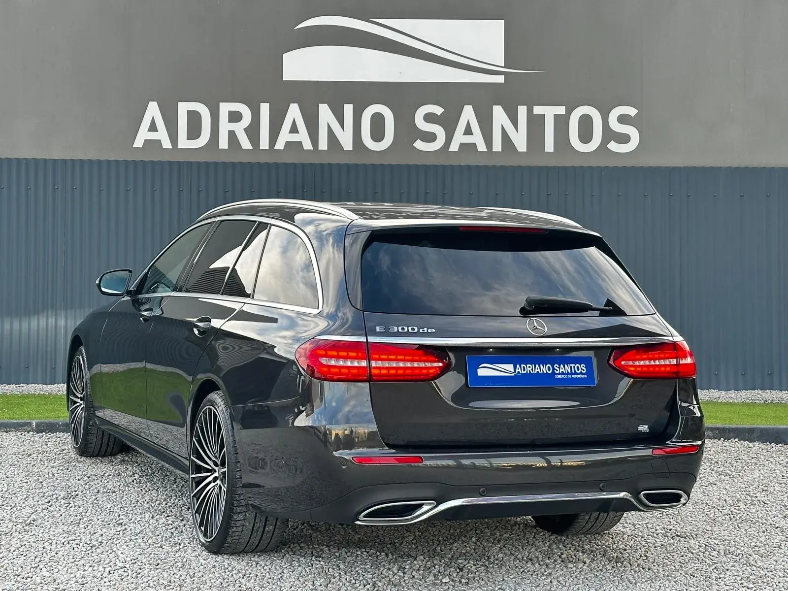 Mercedes-Benz E 300 de AMG Line 4