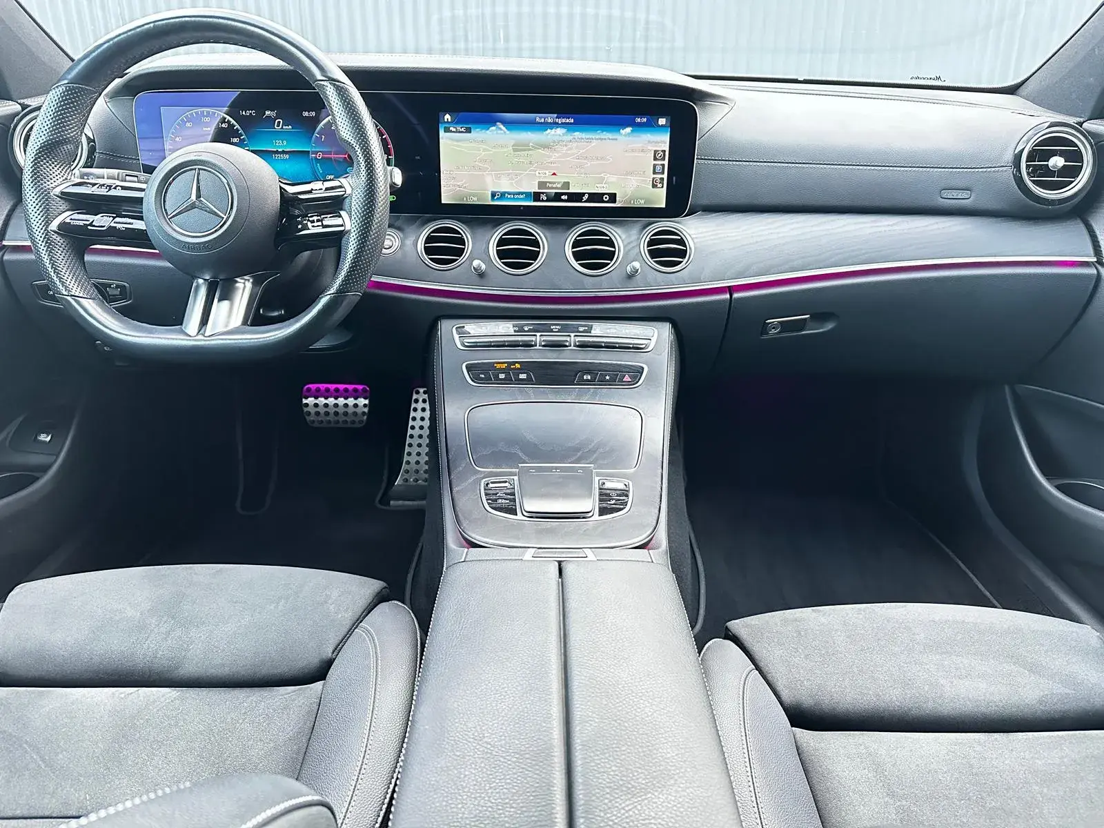 Mercedes-Benz E 300 de AMG Line 8