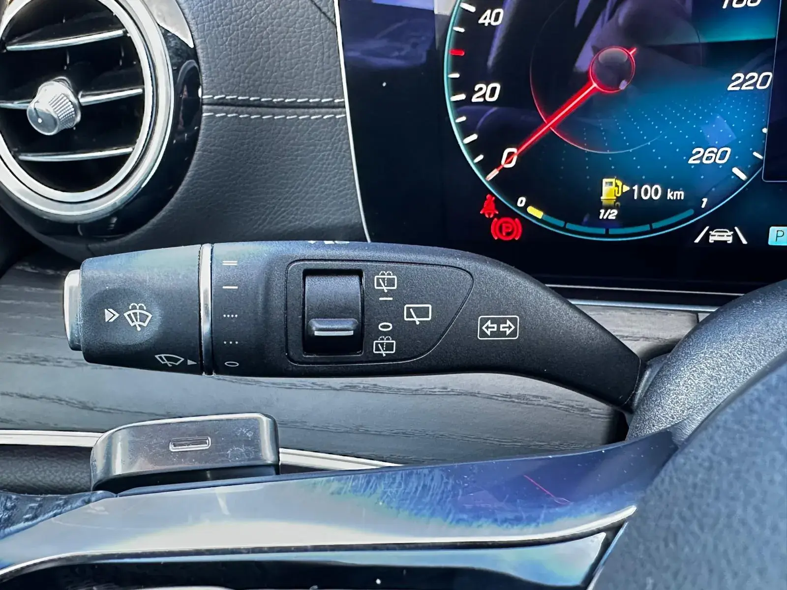 Mercedes-Benz E 300 de AMG Line 17