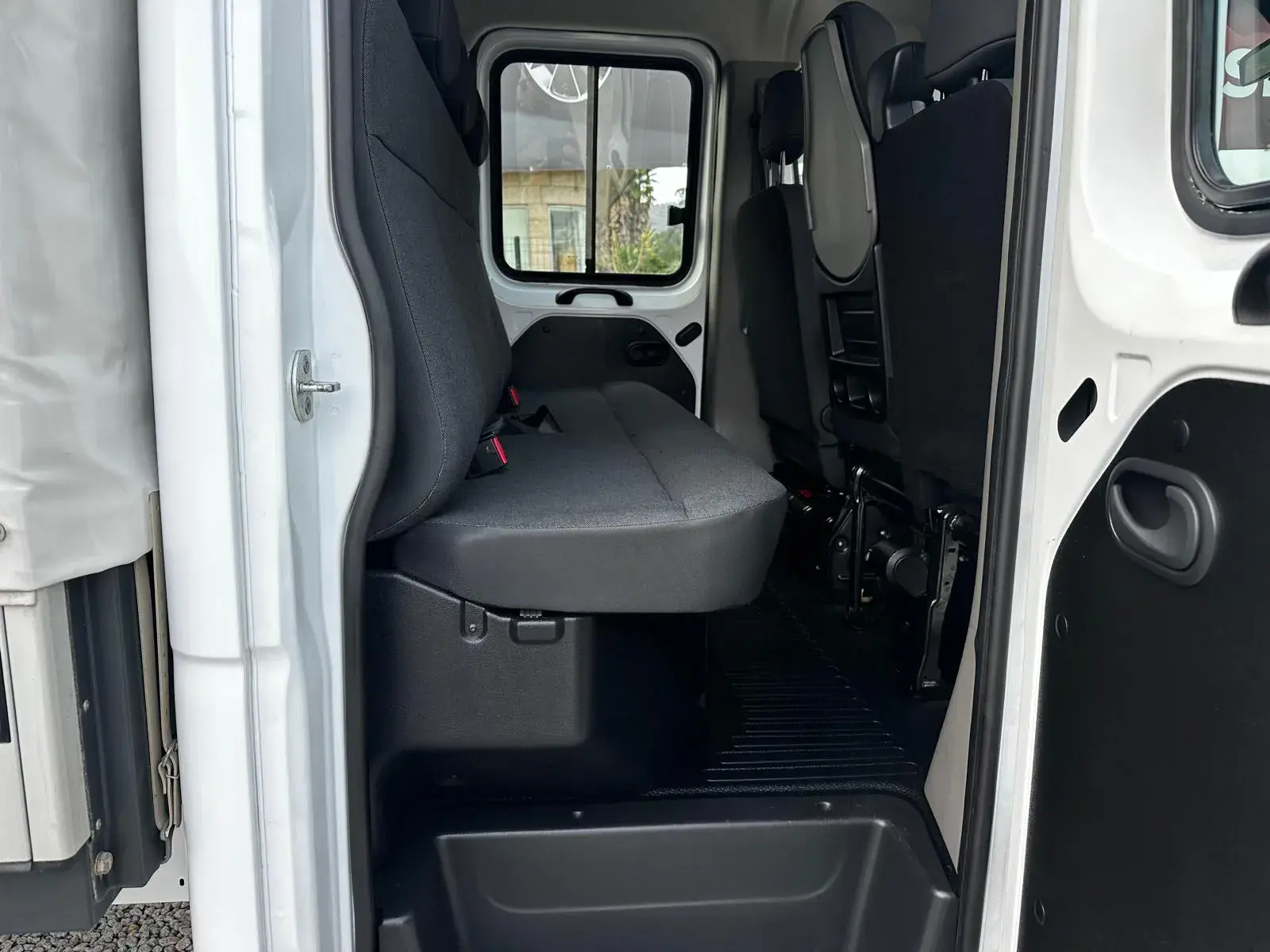 Renault Master L3H1 VA Base 11
