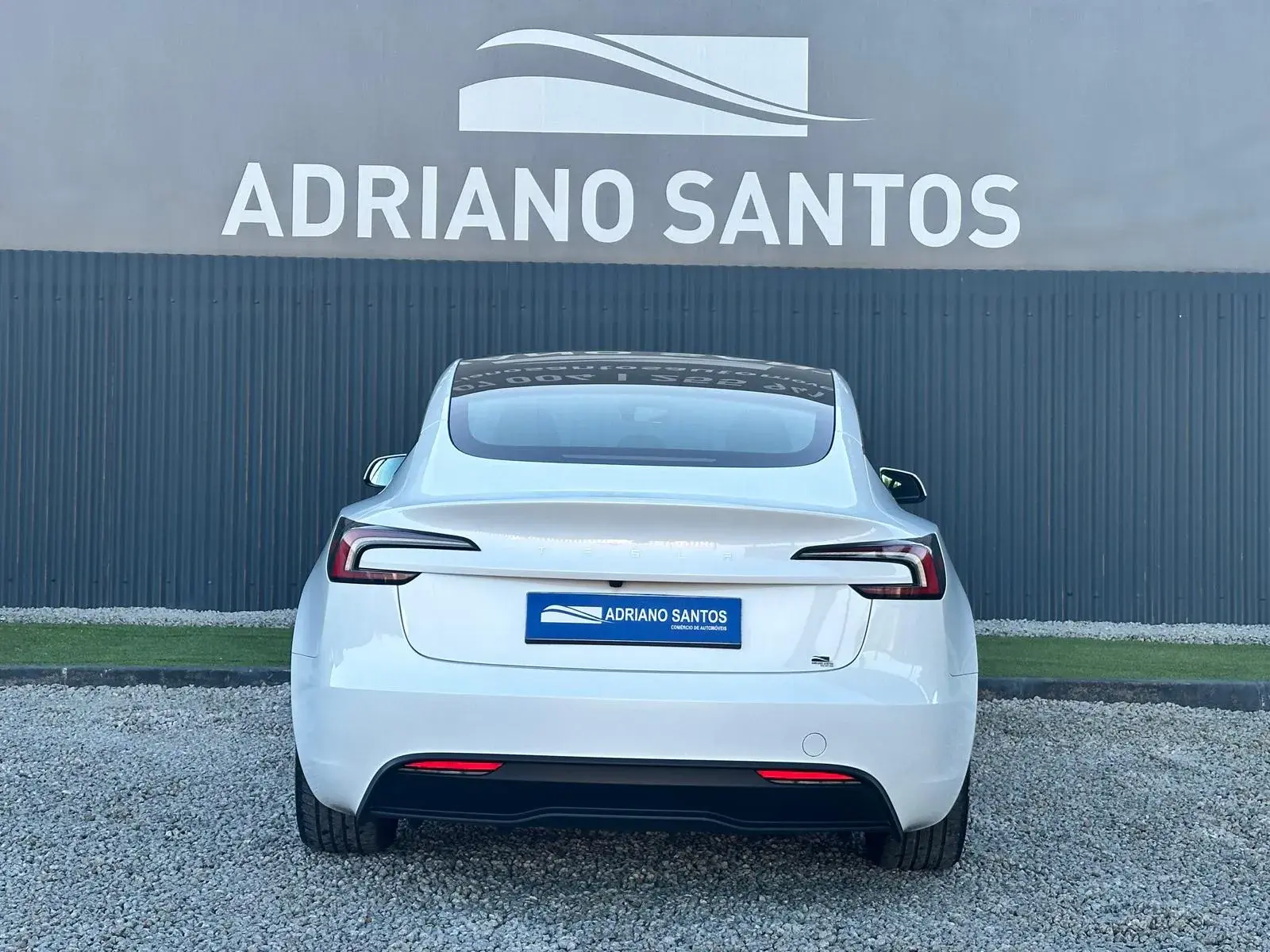 Tesla Model 3 Standard Range RWD Business 5