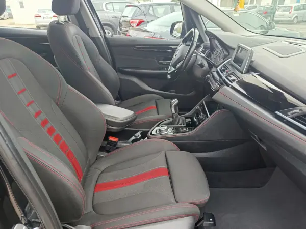 BMW 218 Active Tourer i Sport Line 13