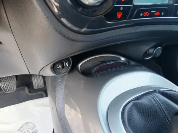 Nissan Juke 1.5 dCi N-Connecta P.Ext.1 Black Tokyo 25