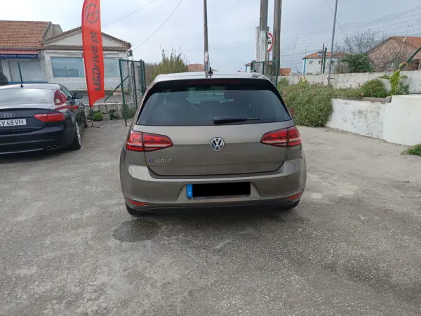 Volkswagen e-Golf AC/DC 4