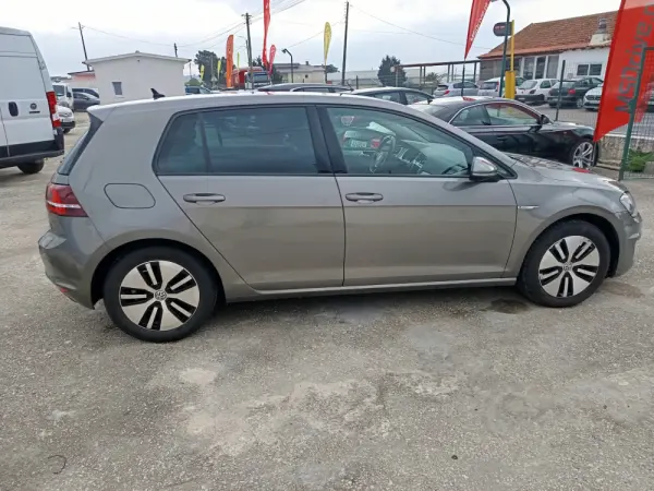Volkswagen e-Golf AC/DC 6