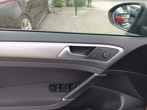 Volkswagen e-Golf AC/DC 16