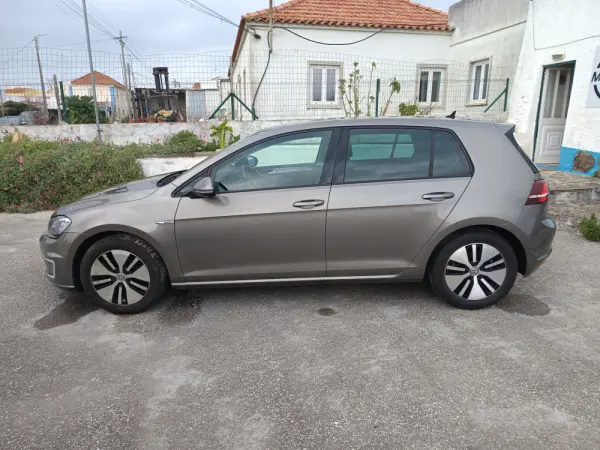 Volkswagen e-Golf AC/DC 2