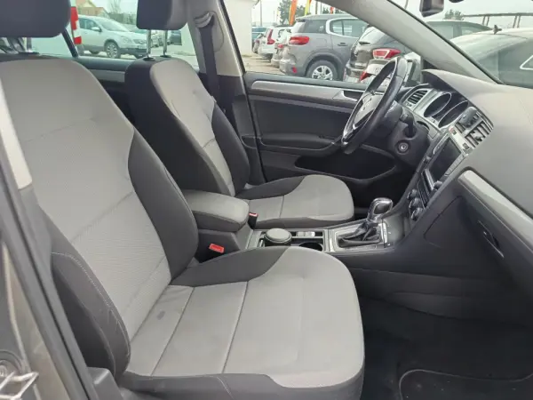 Volkswagen e-Golf AC/DC 14