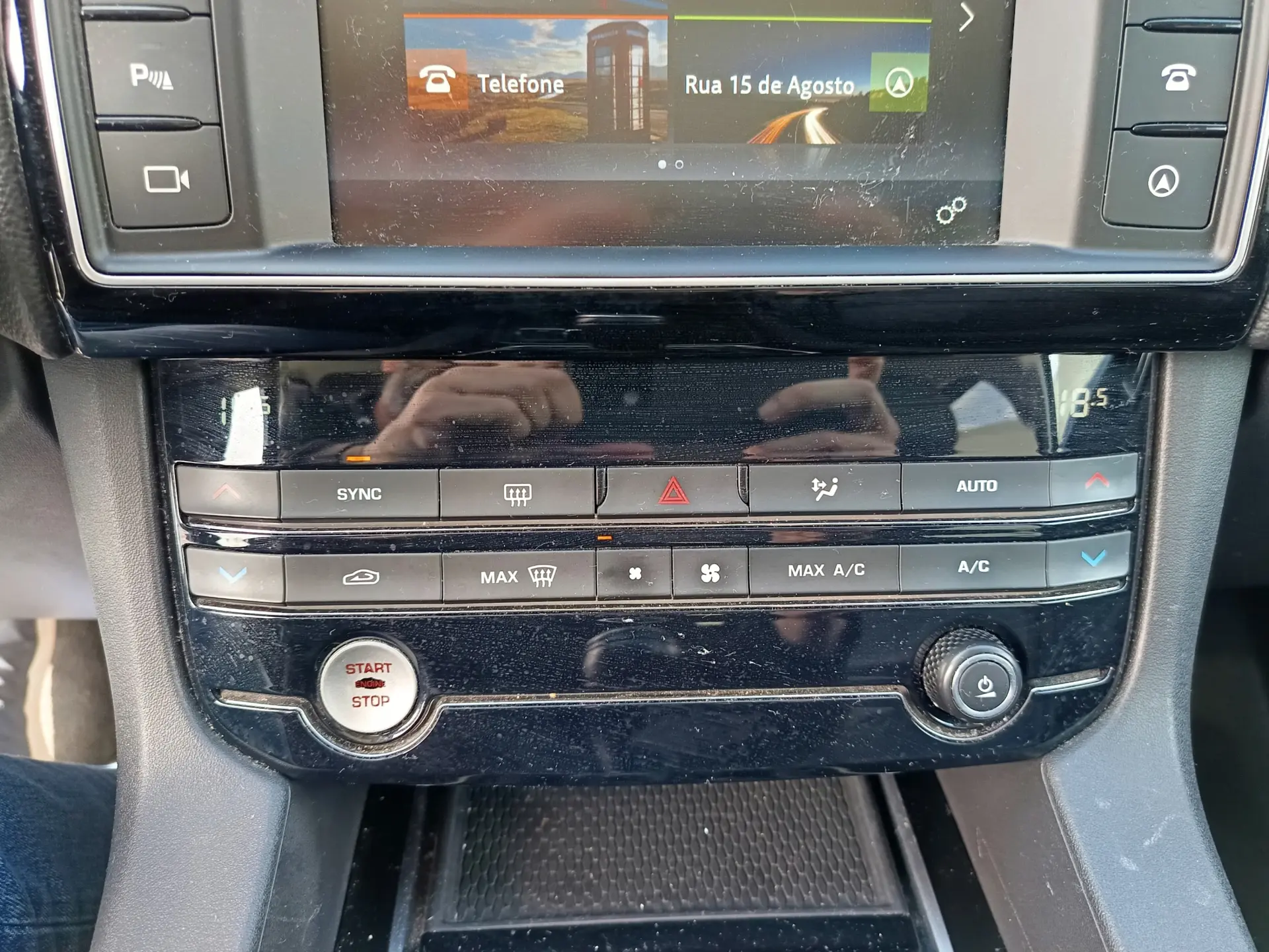 Jaguar F-Pace 2.0 i4D Prestige AWD 27