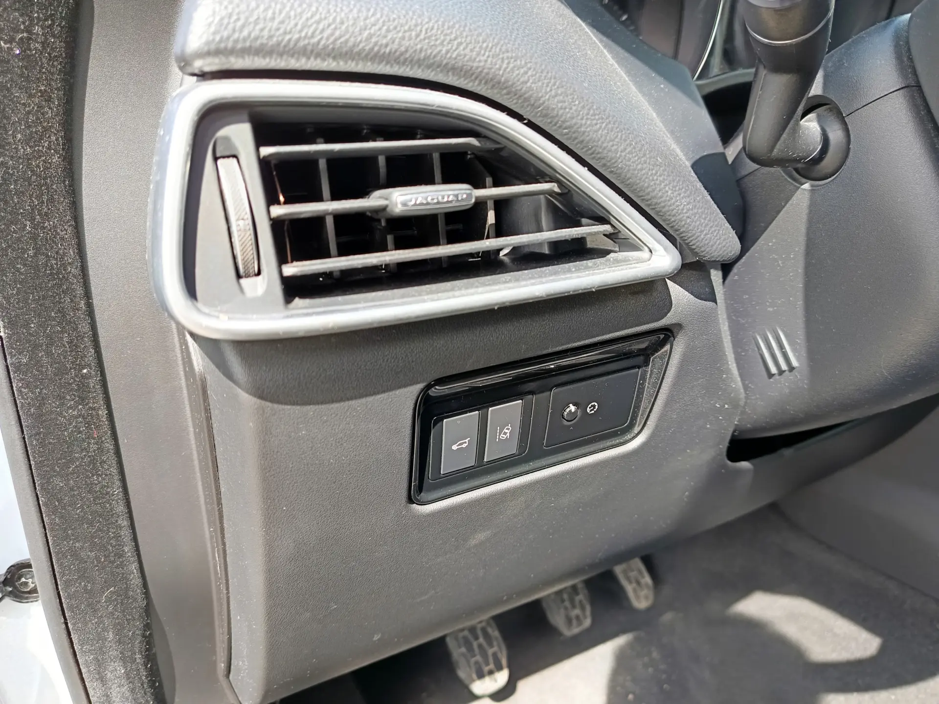 Jaguar F-Pace 2.0 i4D Prestige AWD 21