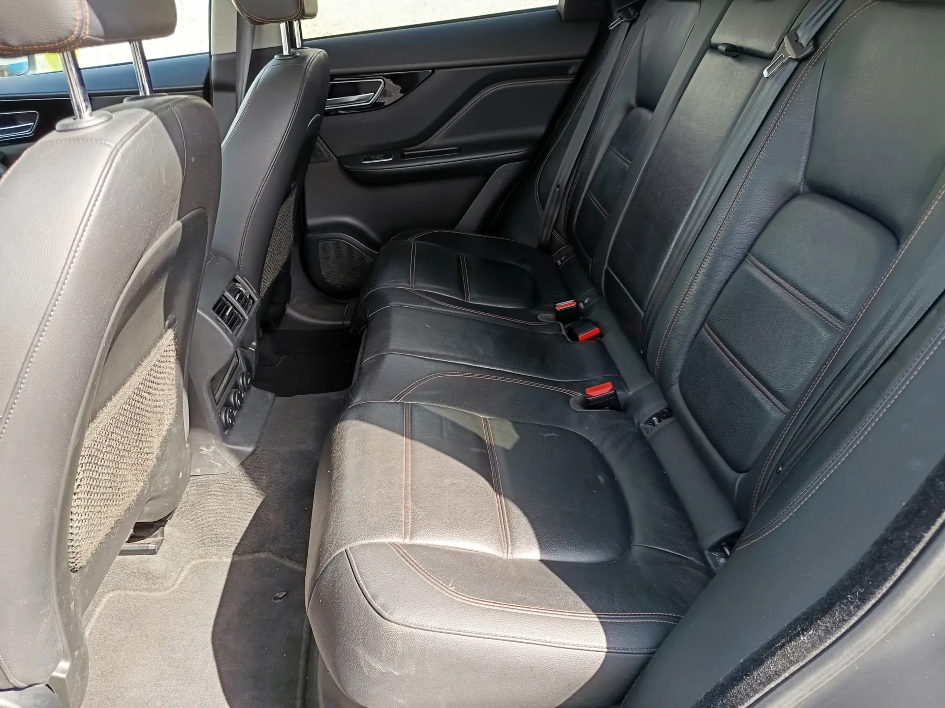 Jaguar F-Pace 2.0 i4D Prestige AWD 11