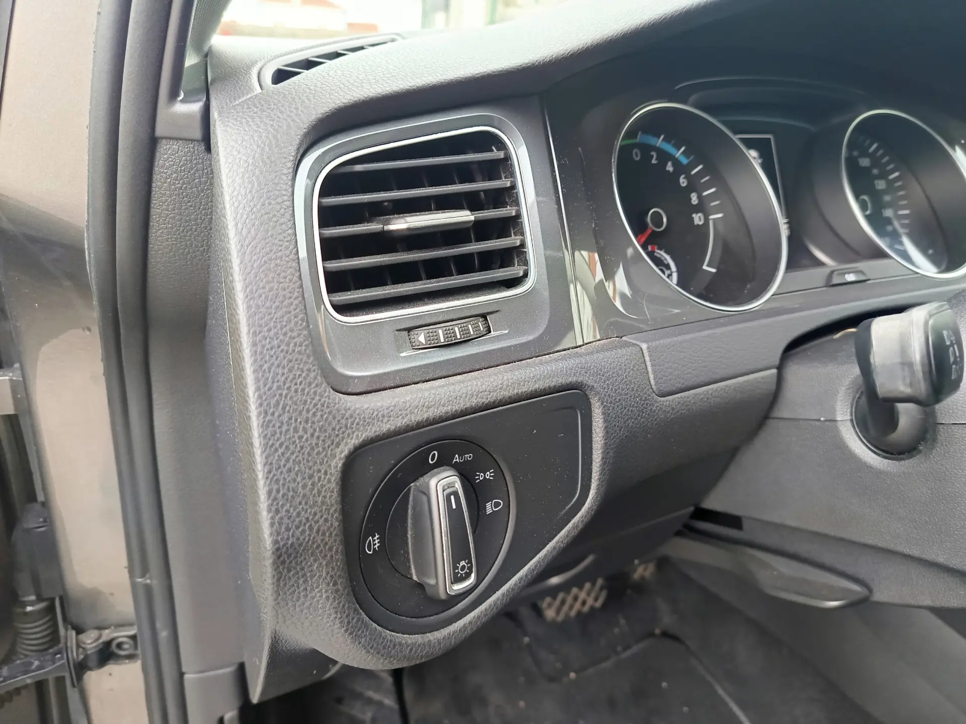 Volkswagen e-Golf AC/DC 17