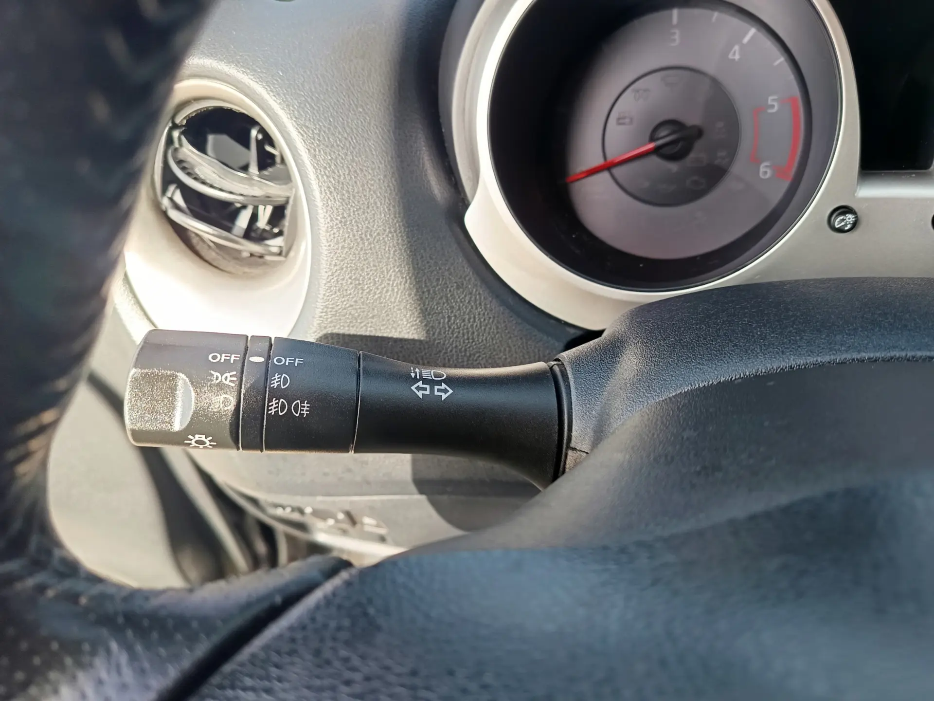 Nissan Juke 1.5 dCi N-Connecta P.Ext.1 Black Tokyo 19