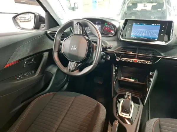 Peugeot 2008 1.2 PureTech Active EAT8 3