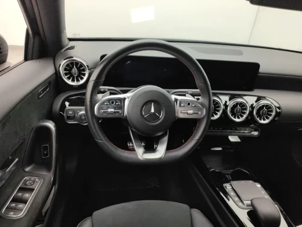 Mercedes-Benz A 250 A250E 5