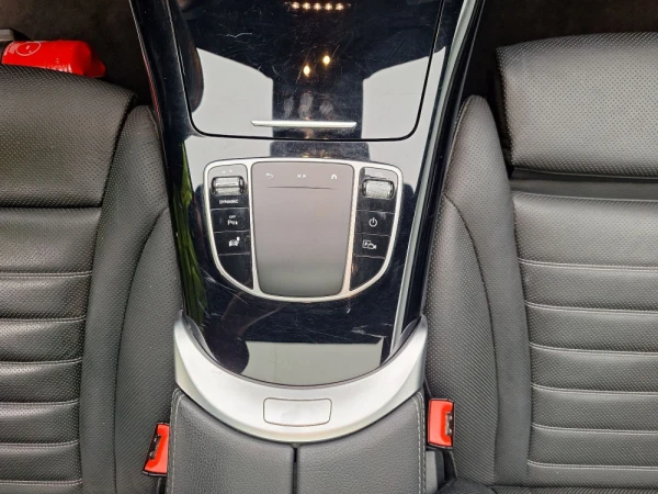 Mercedes-Benz EQC 400 4MATIC AMG 12