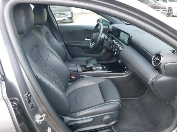 Mercedes-Benz A 250 A 250e Hybrid Aut. LED-Xenon Widescreen Navi 1/2 Sport-Leather KeylessGo Camera Klima PDC ... 9