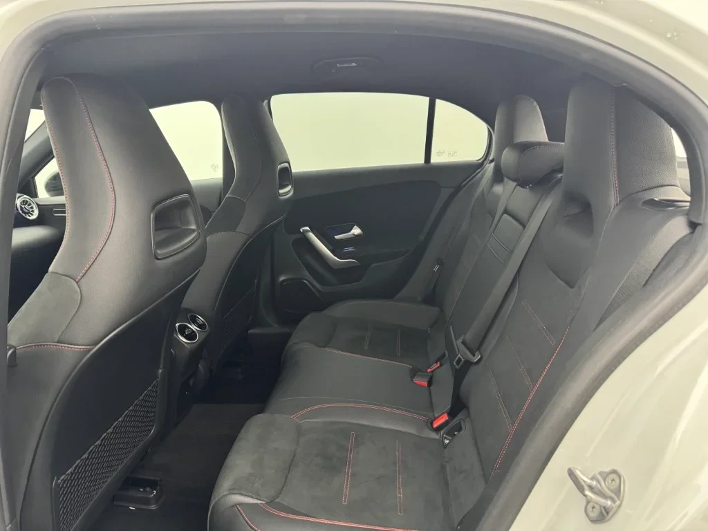 Mercedes-Benz A 250 E AMG 8