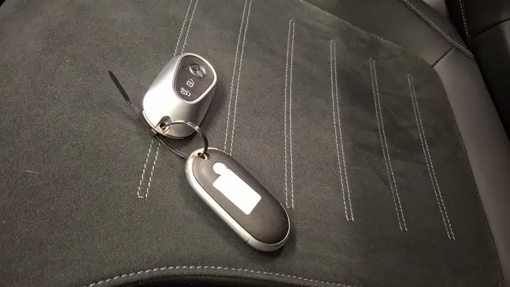 Mercedes-Benz C 300 e T 9G-TRONIC AMG Line 8