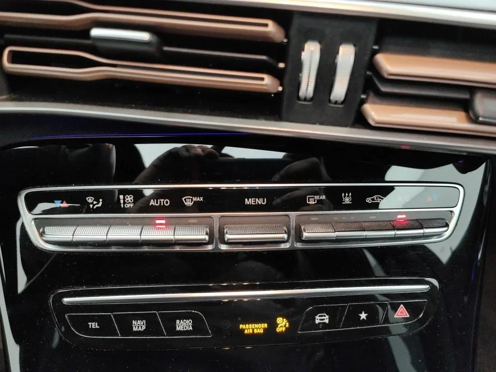 Mercedes-Benz EQC 400 4MATIC Business Solution 5d 17