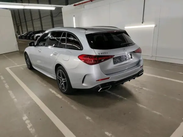 Mercedes-Benz C 300 e AMG Line 4