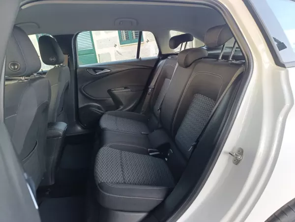 Opel Astra Sports Tourer 1.0 Dynamic S/S (2016-2017) 9