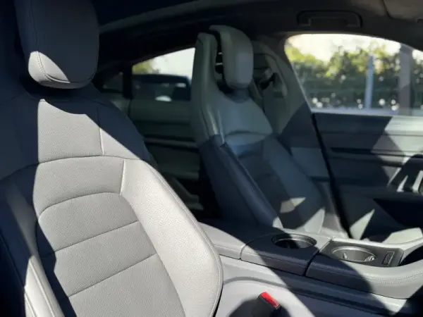 Porsche Taycan Turbo 23