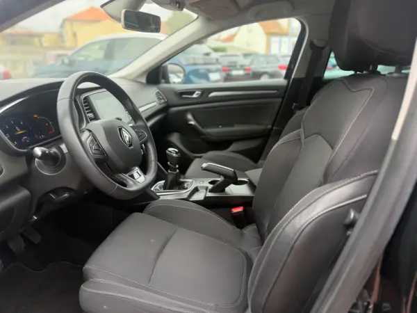 Renault Mégane 1.5 Blue dCi Intens 13