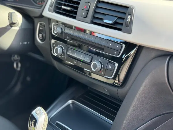 BMW 320 xDrive Auto 20