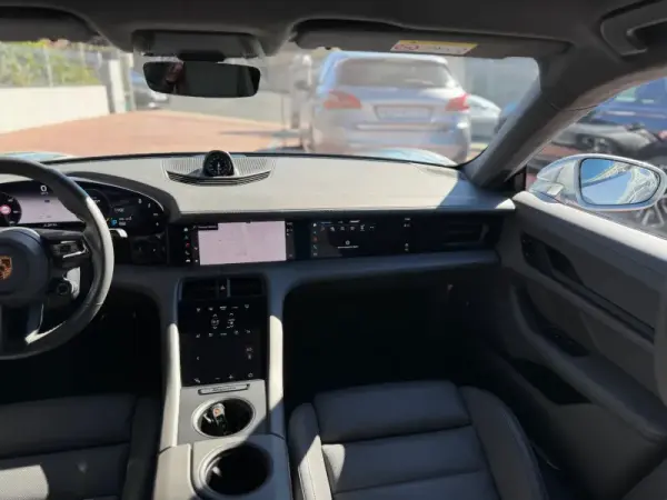 Porsche Taycan Turbo 20