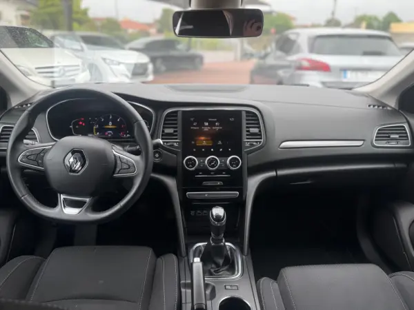 Renault Mégane 1.5 Blue dCi Intens 9