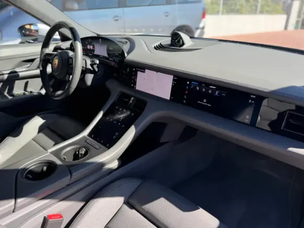 Porsche Taycan Turbo 21