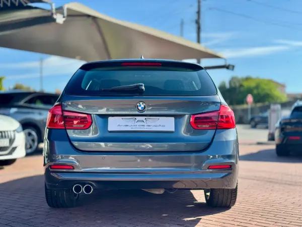 BMW 320 xDrive Auto 11