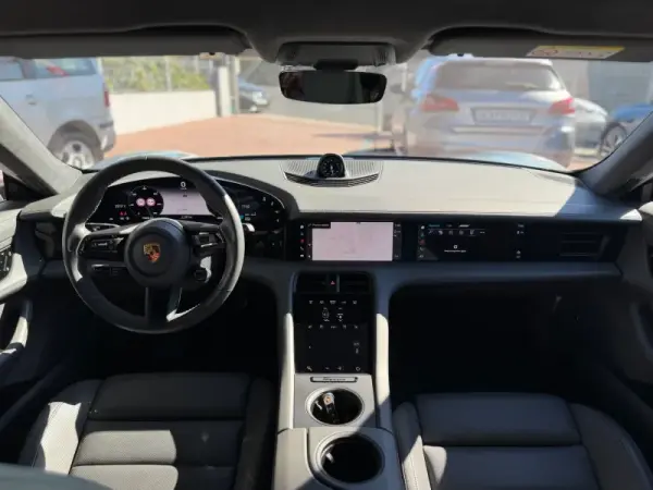 Porsche Taycan Turbo 13