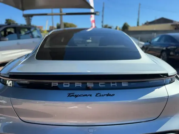 Porsche Taycan Turbo 5