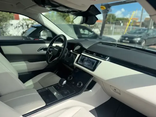 Land Rover Range Rover Velar 2.0 D200 AWD Dynamic SE 24