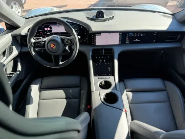 Porsche Taycan Turbo 16