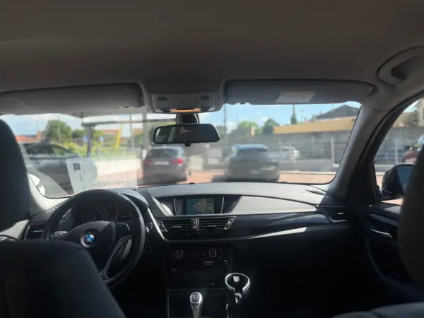 BMW X1 18 d sDrive 9