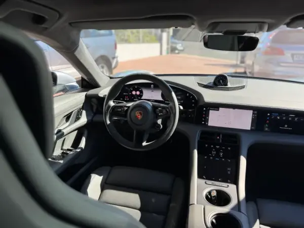 Porsche Taycan Turbo 8