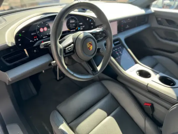 Porsche Taycan Turbo 7
