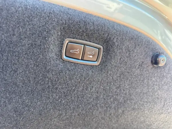 Porsche Taycan Turbo 28