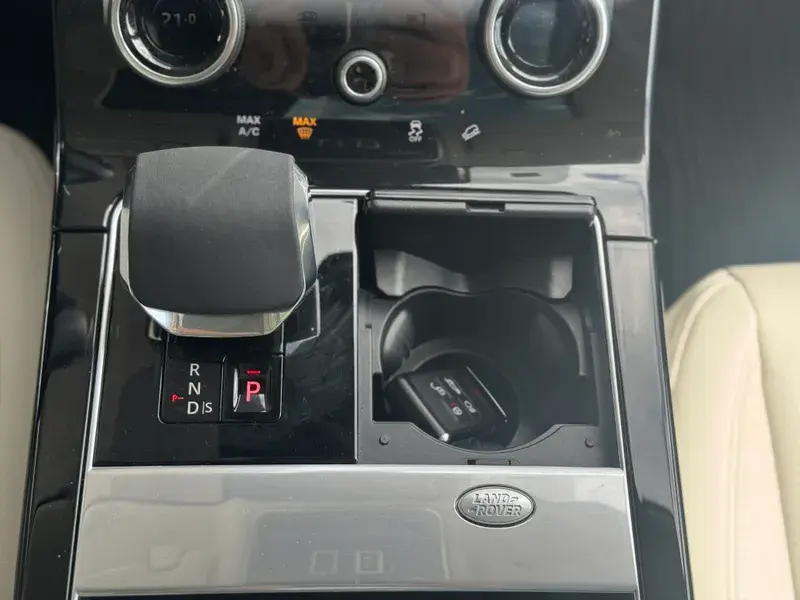 Land Rover Range Rover Velar 2.0 D200 AWD Dynamic SE 26