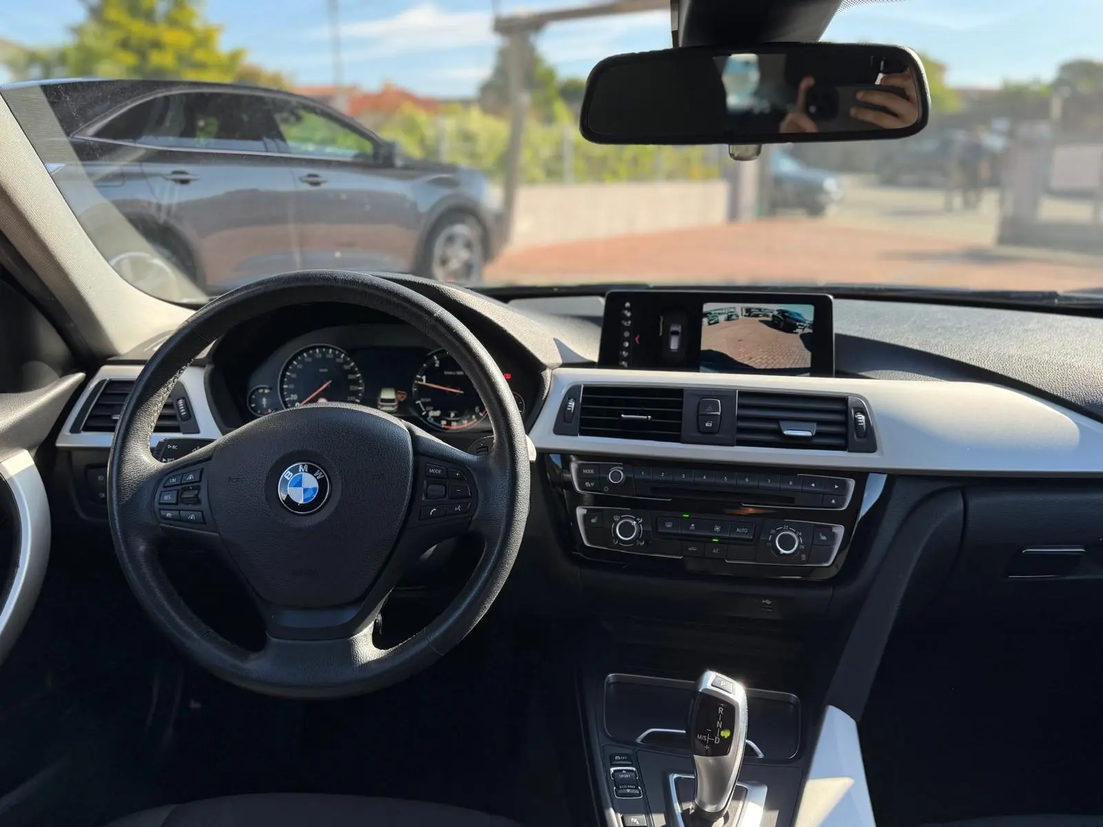 BMW 320 xDrive Auto 15