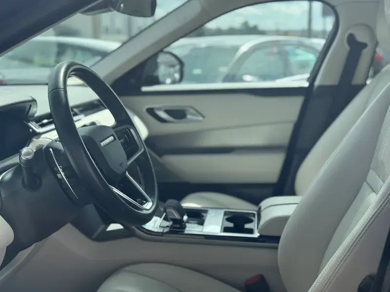 Land Rover Range Rover Velar 2.0 D200 AWD Dynamic SE 16