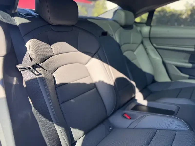 Porsche Taycan Turbo 22