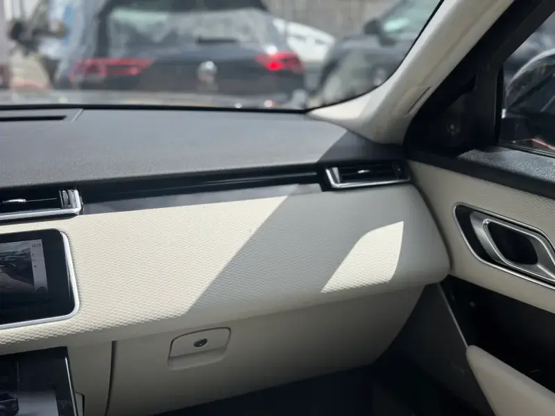 Land Rover Range Rover Velar 2.0 D200 AWD Dynamic SE 34
