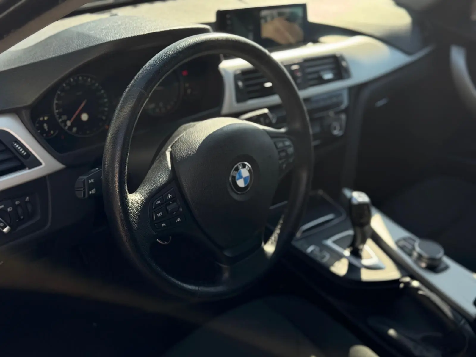 BMW 320 xDrive Auto 13