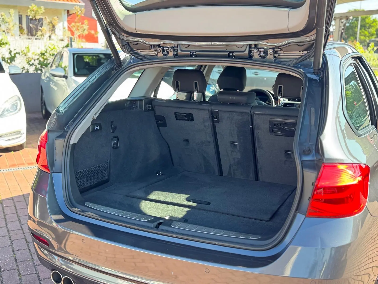 BMW 320 xDrive Auto 27