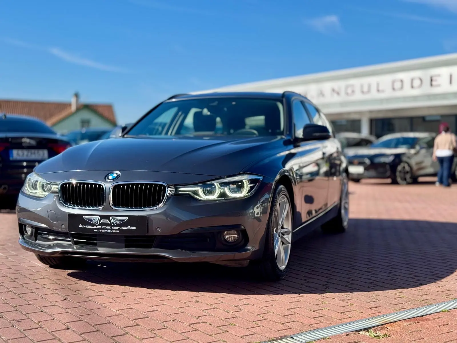 BMW 320 xDrive Auto 2